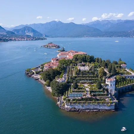 Apartment Petit Bijou De Stresa 2 Mins To Lake Maggiore - Happy Rentals Stresa