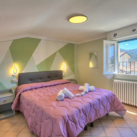 Petit Bijou De 2 Steps From - Happy סטרסה