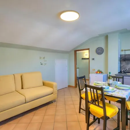 Apartment Petit Bijou De 2 Steps From - Happy *