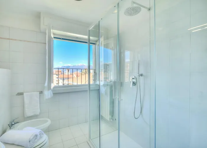 Petit Bijou De 2 Steps From - Happy סטרסה